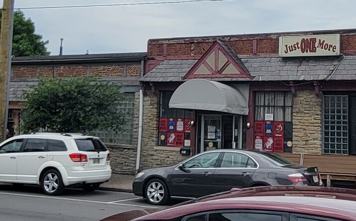Pictures of Mixed Use, Retail property located at 7505 Hamilton Ave, Cincinnati, OH 45231 for comps - image #1