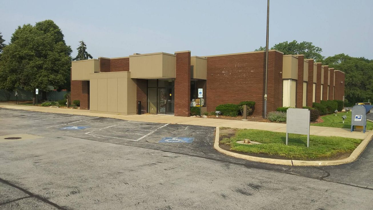 1806 Robinhood Blvd, Schererville, IN 46375