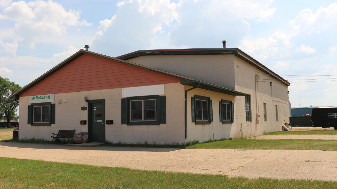 1215 W Blackhawk St, Sioux Falls, SD 57104