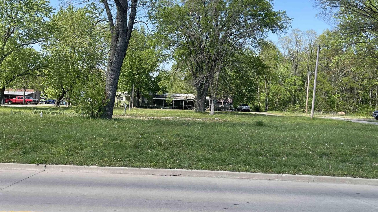 1700 Avenue, Marion, IL 62959