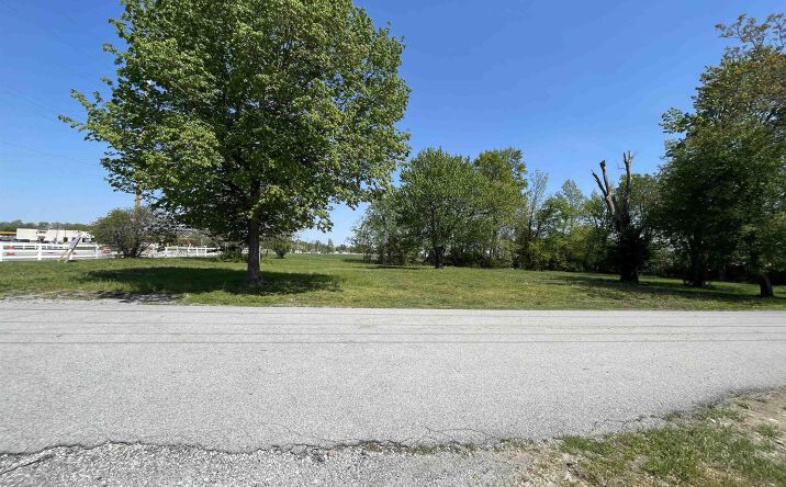 Pictures of Industrial property located at 2011 MORGAN Avenue, Marion, IL 62959 for sales - image #1