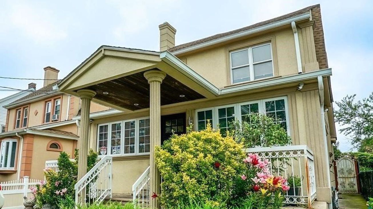 9120 193rd St, Queens, NY 11423 Multifamily Property for Sale