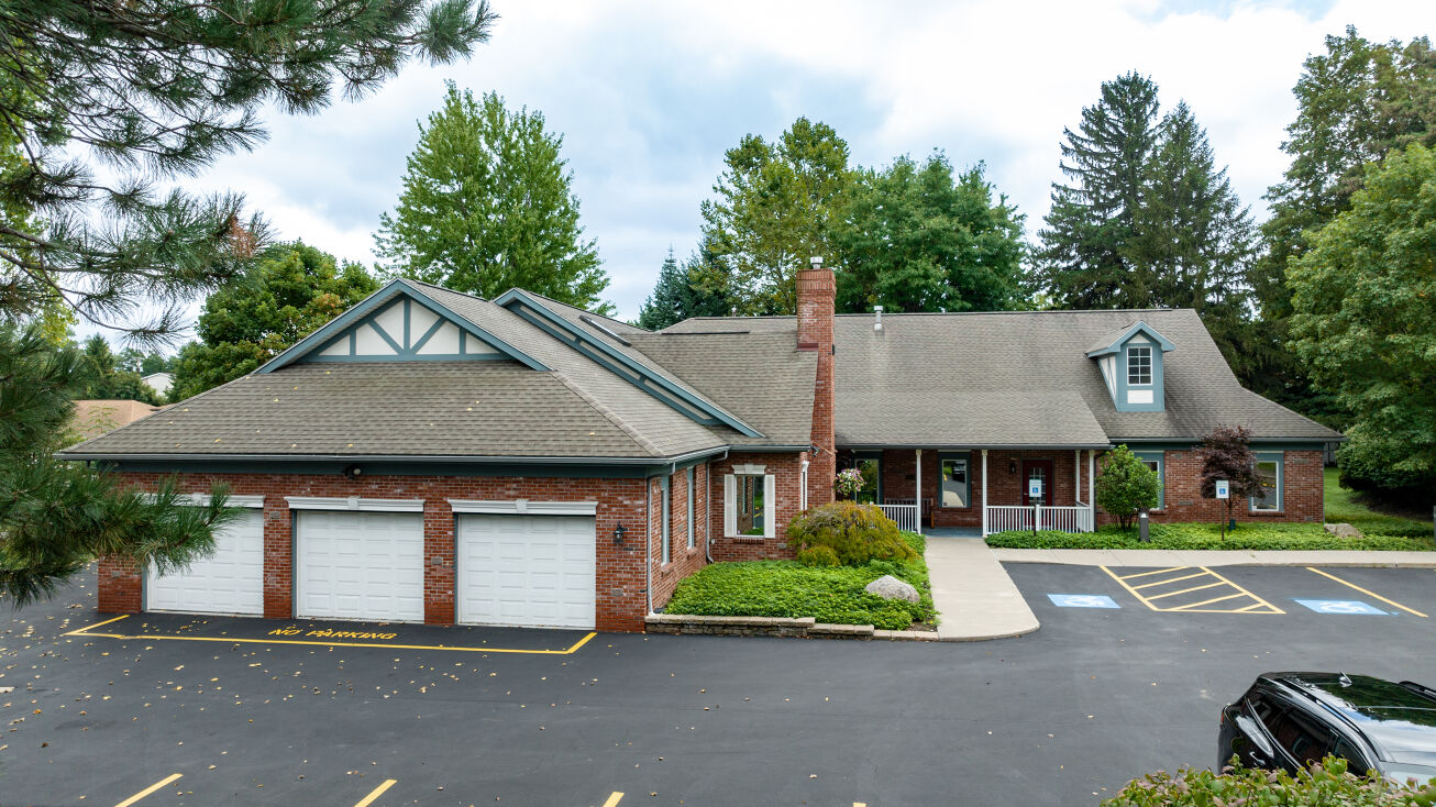 2020 S Clinton Ave, Rochester, NY 14618