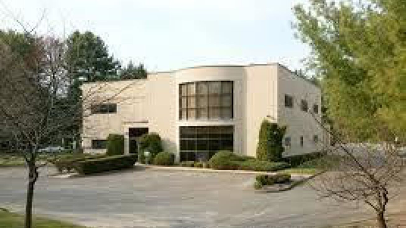 110 Hopmeadow St, Simsbury, CT 06089