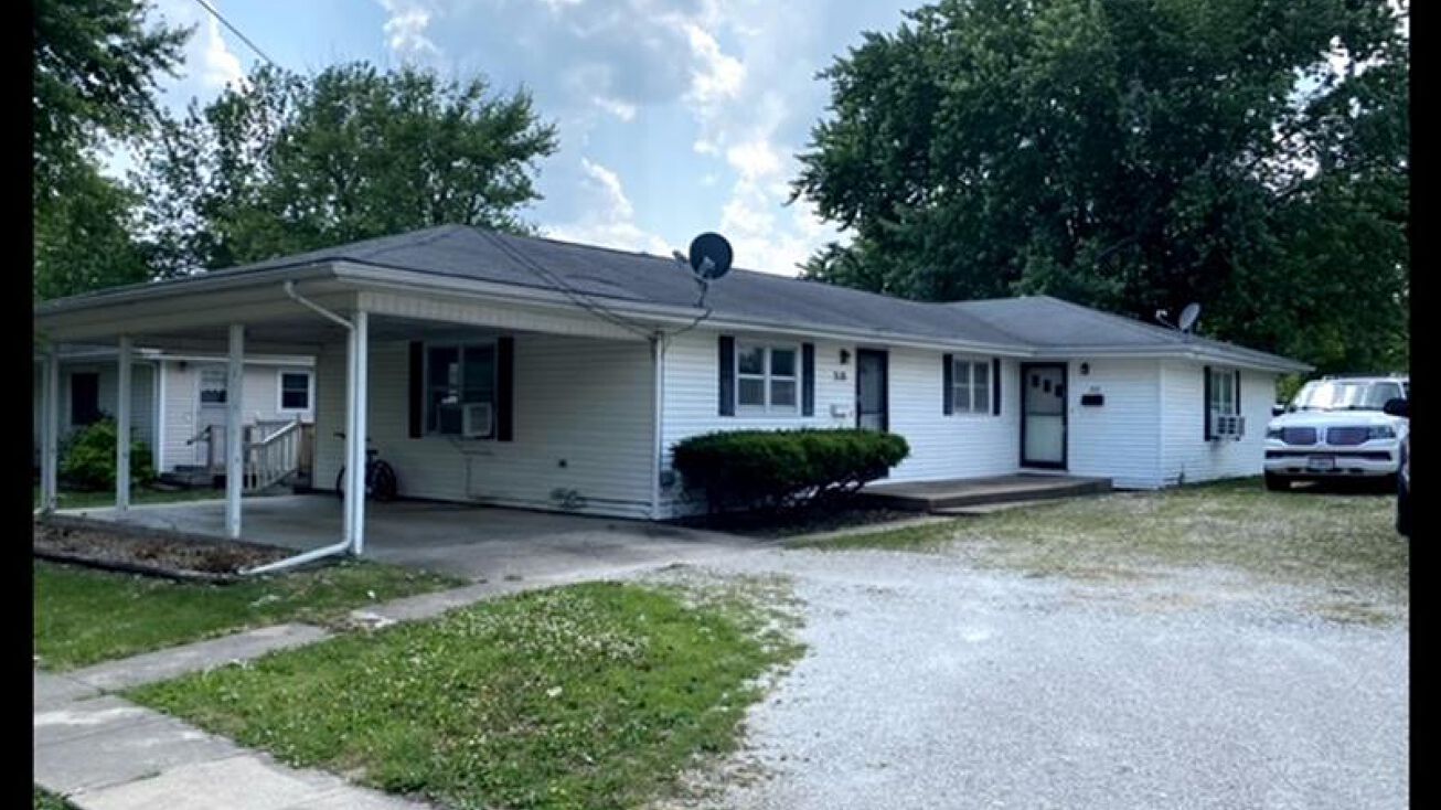 310 S 2nd St, Shelbina, MO 63468