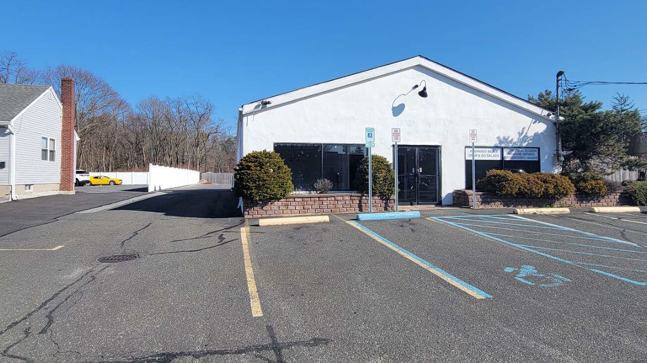 947 Church St, Bohemia, NY 11716