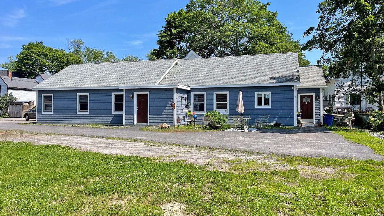 19 Winslow Ct, Bath, ME 04530