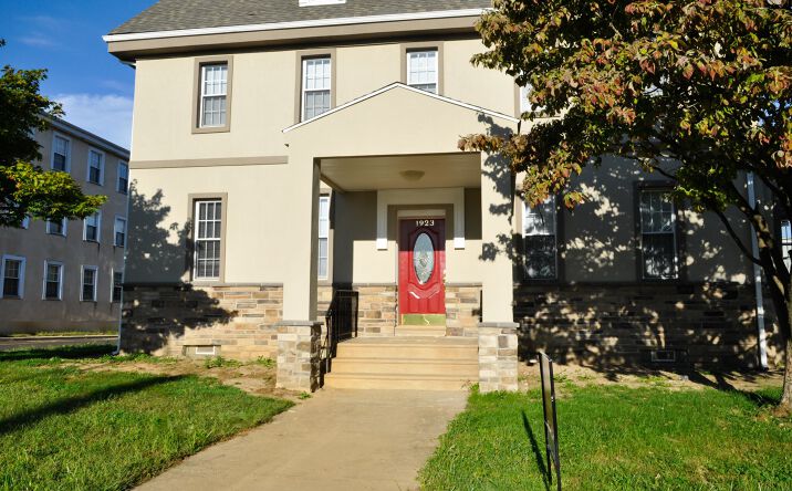 Pictures of Office property located at 1923 Welsh Rd, Philadelphia, PA 19115 for sales - image #1