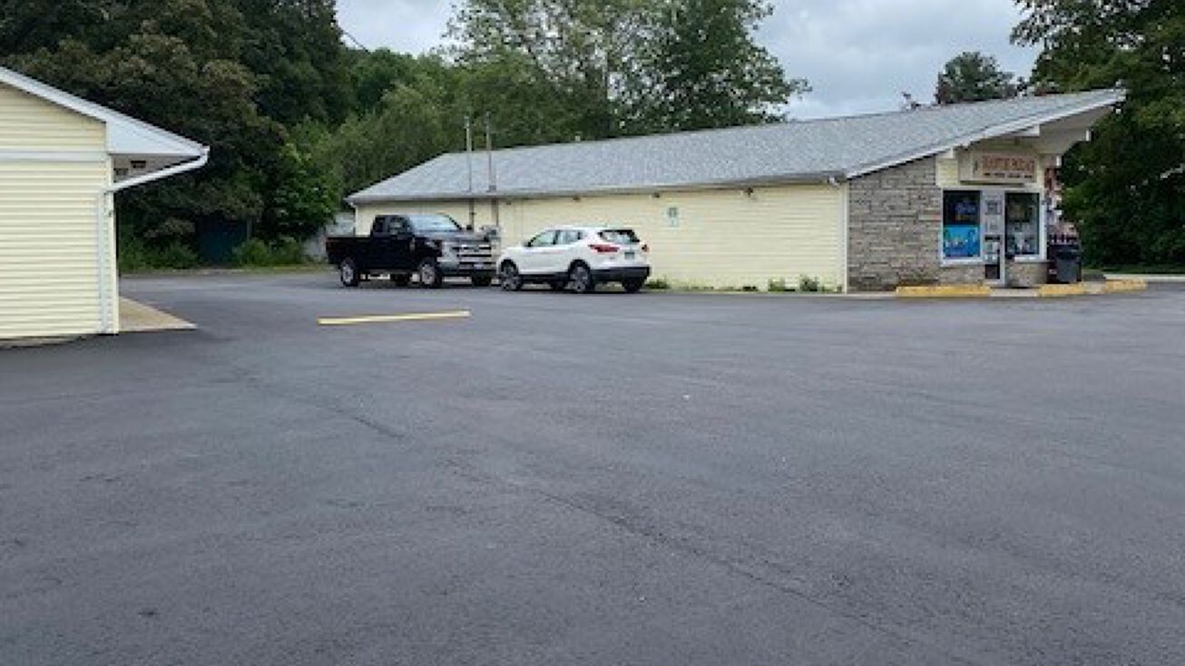 2227 NorwichNew London Turnpike, Montville, CT 06382