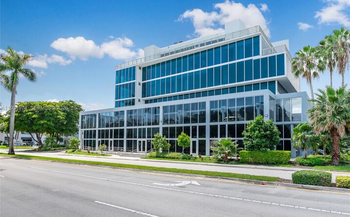 Pictures of Office property located at 10450 NW 33rd St # 202, Doral, FL 33172 for sales - image #1