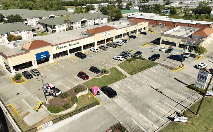 Pictures of Retail property located at 19786 Hwy 105 W, Montgomery, TX 77356 for sales - image #1