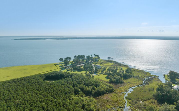 Pictures of Hospitality, Mixed Use property located at 220 Pungo Shore Dr, Belhaven, NC 27810 for sales - image #1