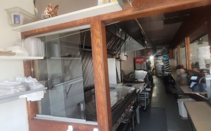 Pictures of Mixed Use, Multifamily, Retail property located at 818 10th St, Waukegan, IL 60085 for sales - image #1