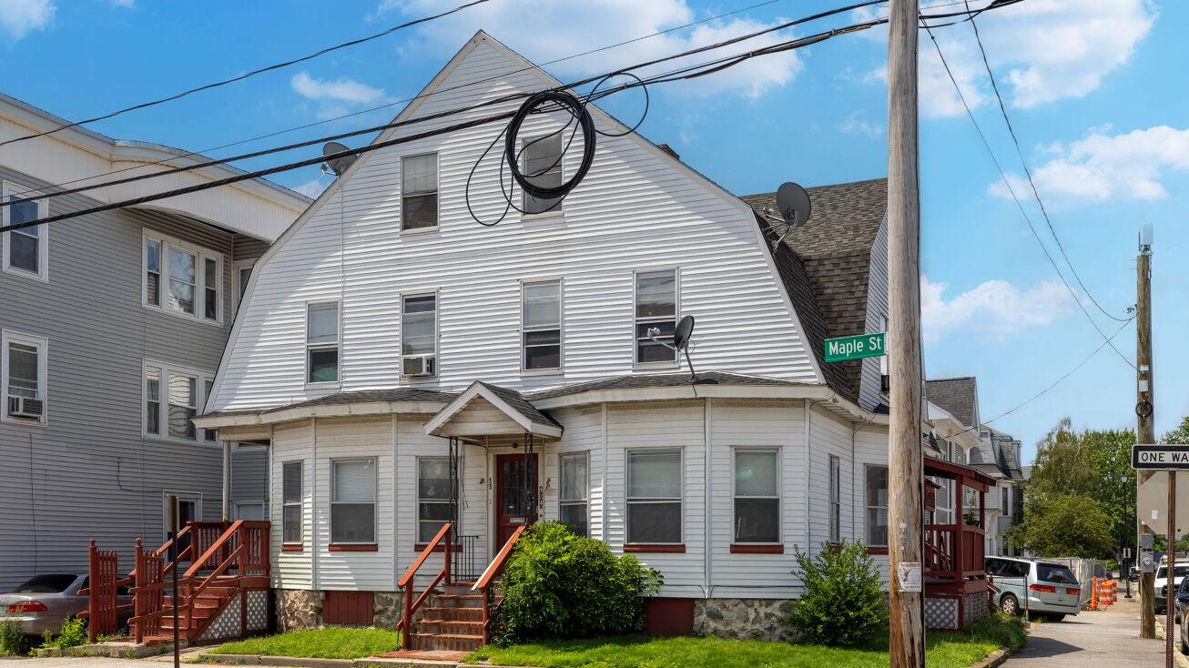 422 Maple St, Manchester, NH 03103