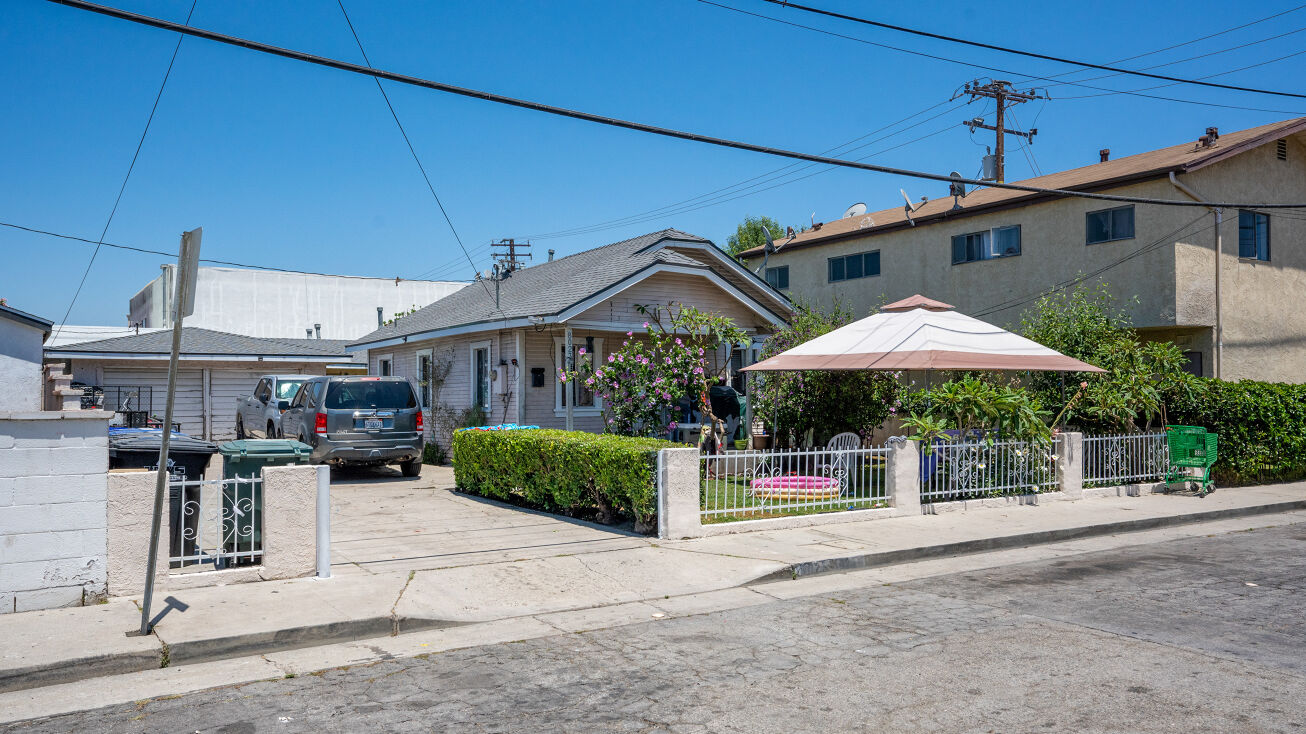 8023 Golden Ave, South Gate, CA 90280