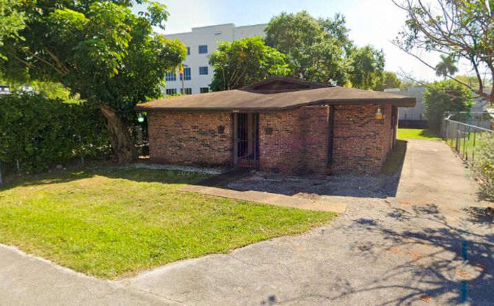 Pictures of Office property located at 9443 Old Dixie Hwy, Miami, FL 33156 for sales - image #1