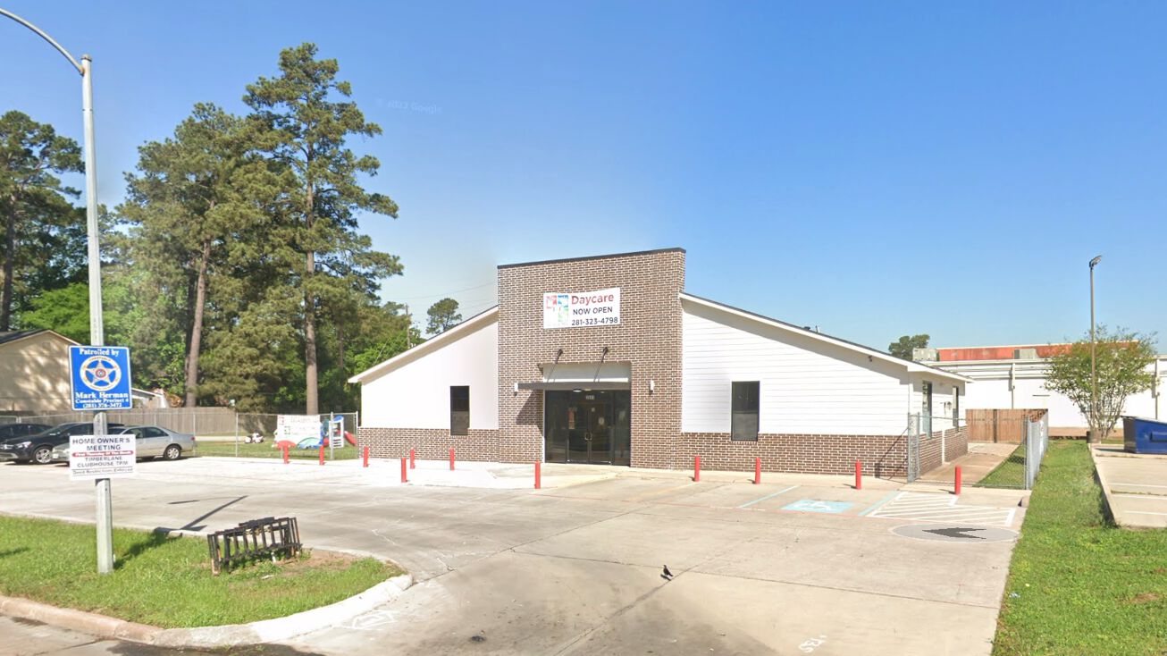 Pictures of Retail property located at 2911 Wood River Rd, Spring, TX 77373 for sales - image #1