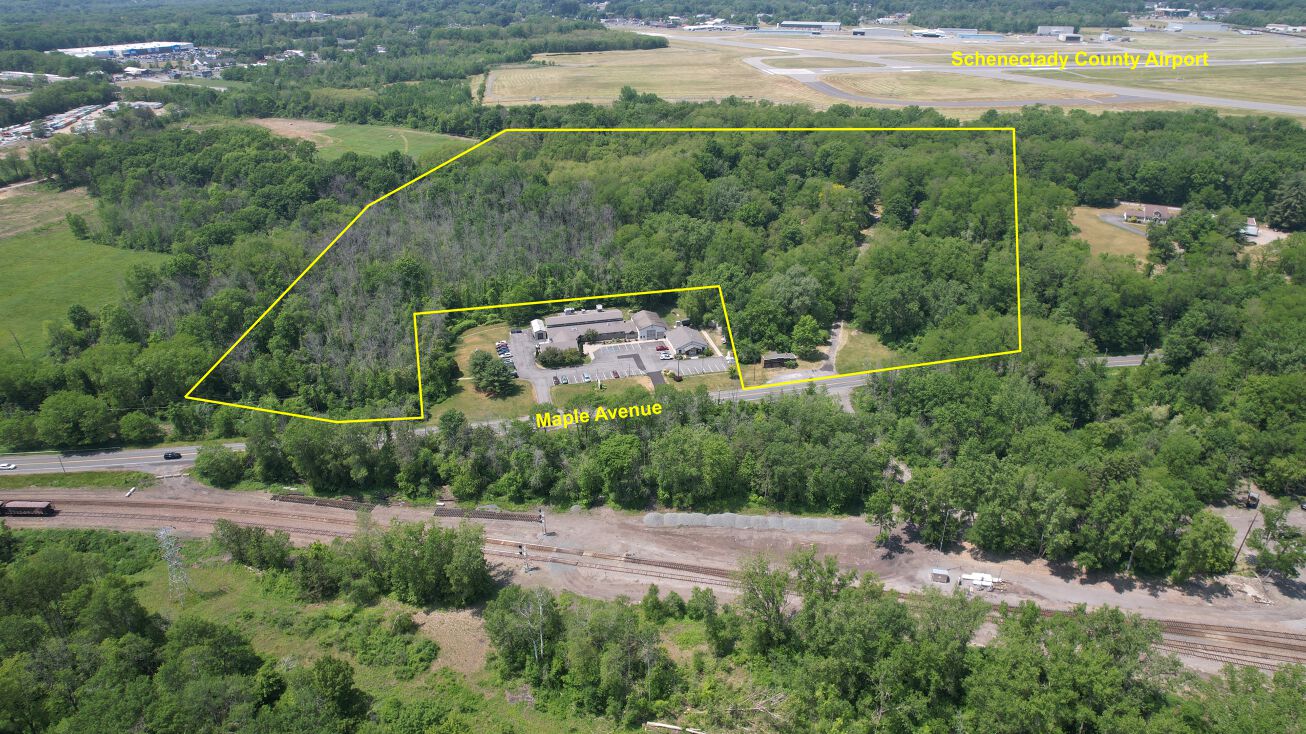 61 Maple Ave, Schenectady, NY 12302