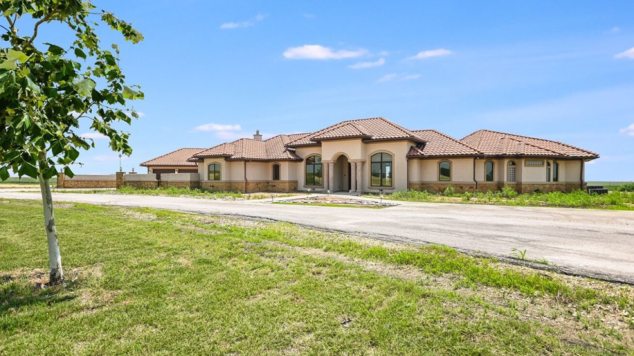 14502 Lund Carlson Rd, Coupland, TX 78615