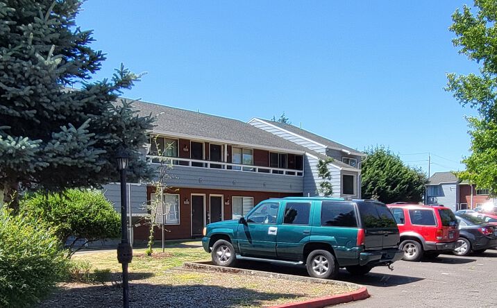 Pictures of Multifamily property located at 2345 SE 135th Ave, Portland, OR 97233 for sales - image #1