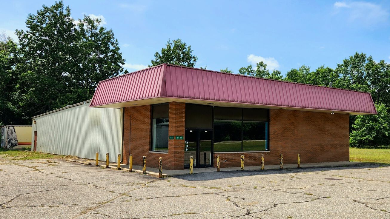 2595 W Cadillac Dr, Farwell, MI 48622