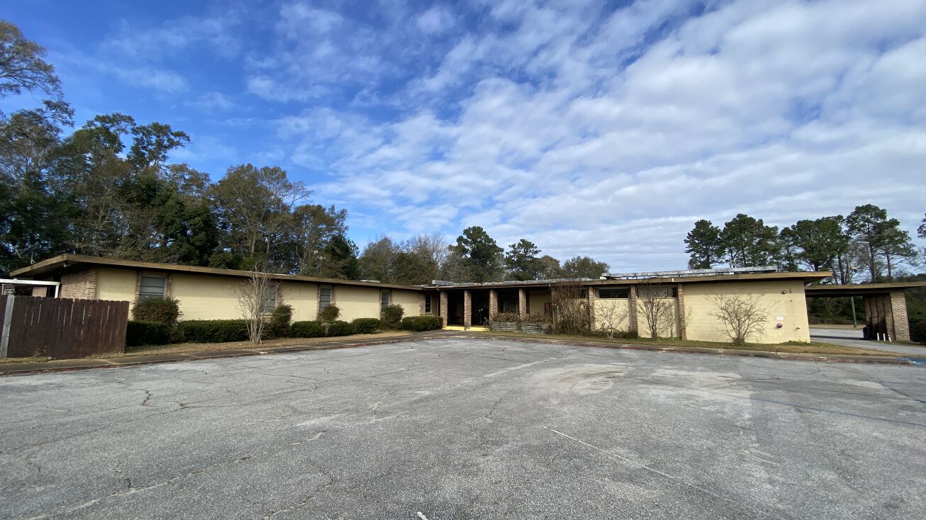 300 Baker Rd, Satsuma, AL 36572