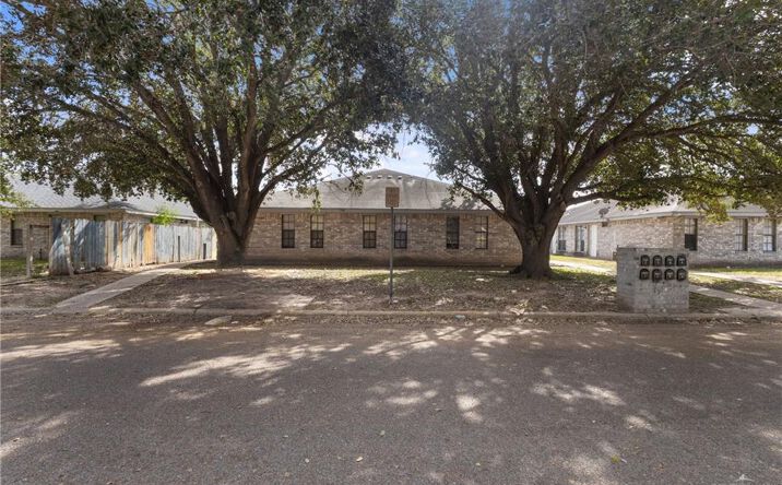 Pictures of Multifamily property located at 1818 Jason Avenue, Edinburg, TX 78539 for sales - image #1