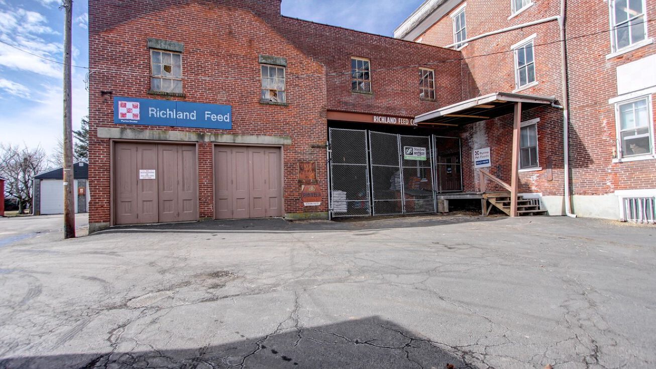 20 N Main St, Richlandtown, PA 18955