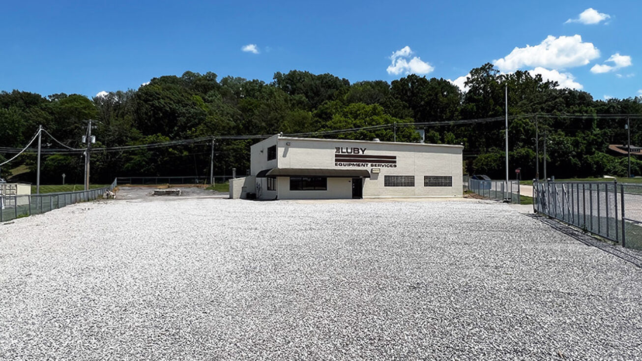 8853 Petroff Dr, Caseyville, IL 62232