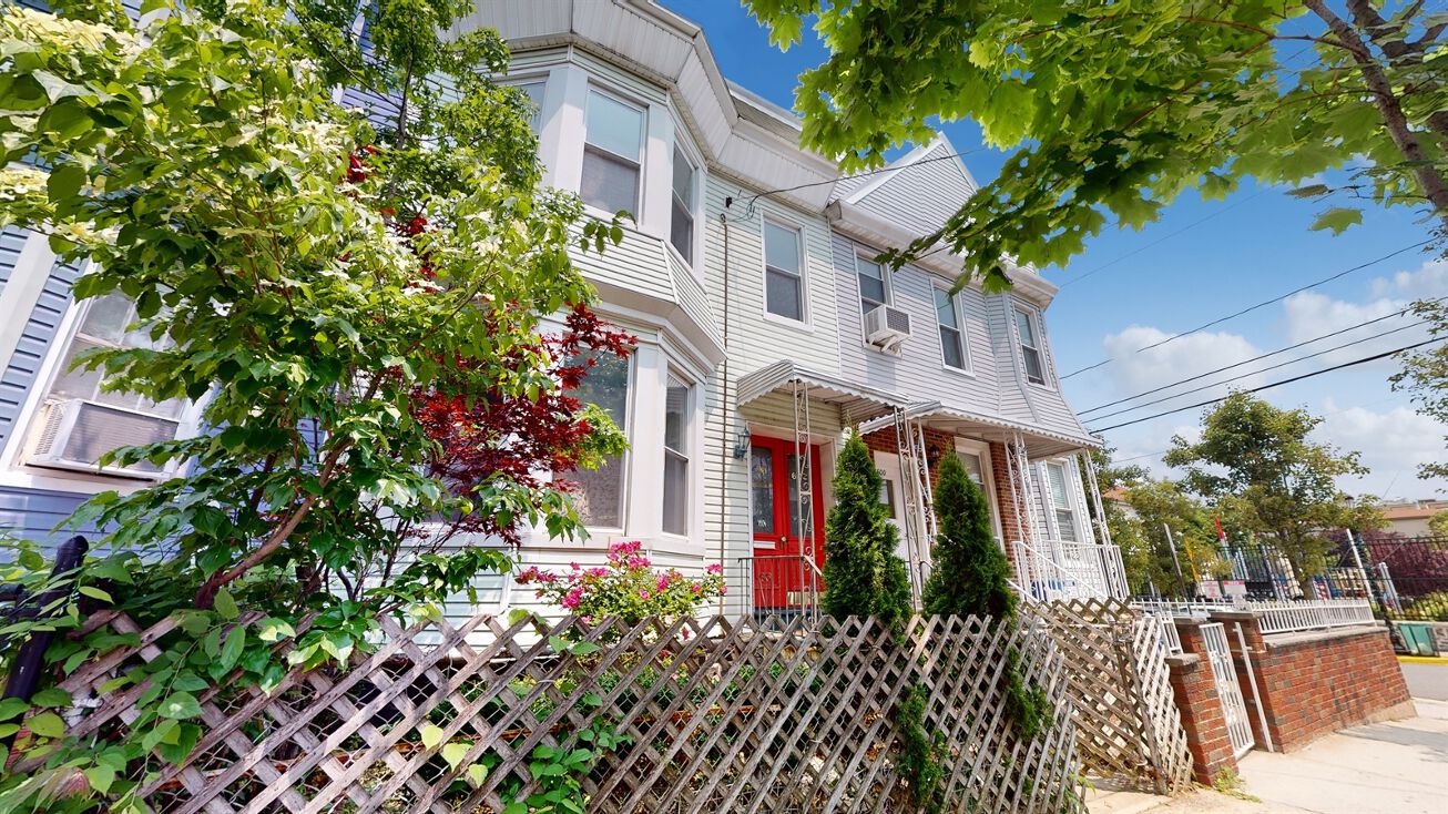 602 17th St, Union City, NJ 07087