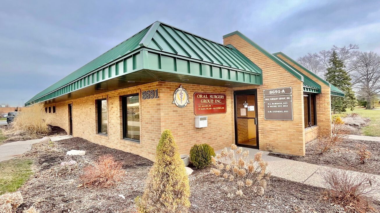 8691 Connecticut St, Merrillville, IN 46410