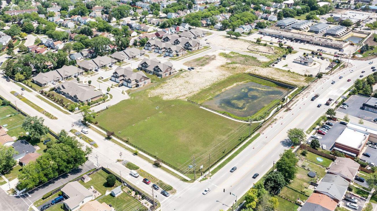 900 Irving Park Road, Hanover Park, IL 60133, Schaumburg, US 60193