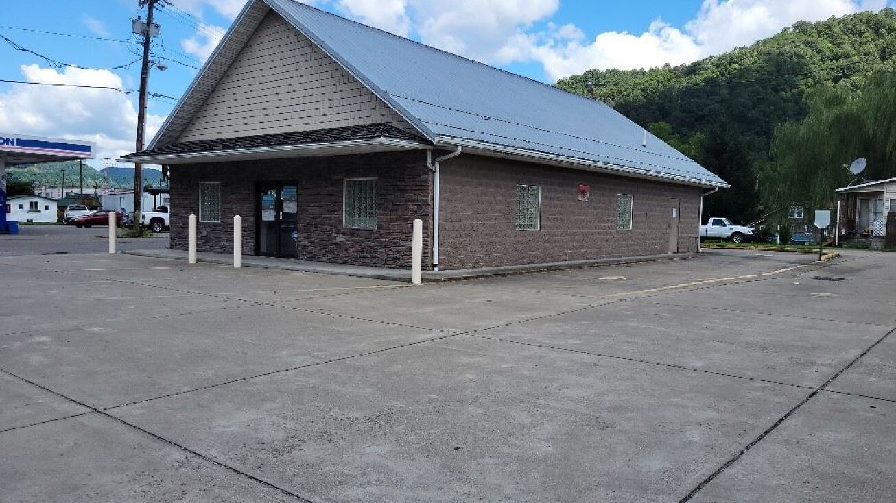 15041 MacCorkle Ave SE, Cabin Creek, WV 25035