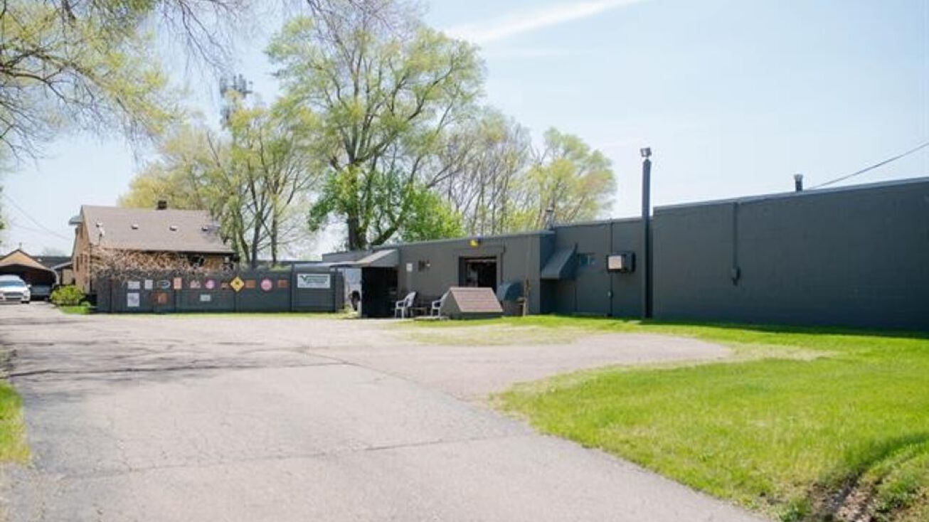 1430 Crescent Lake Rd, Waterford Township, MI 48327