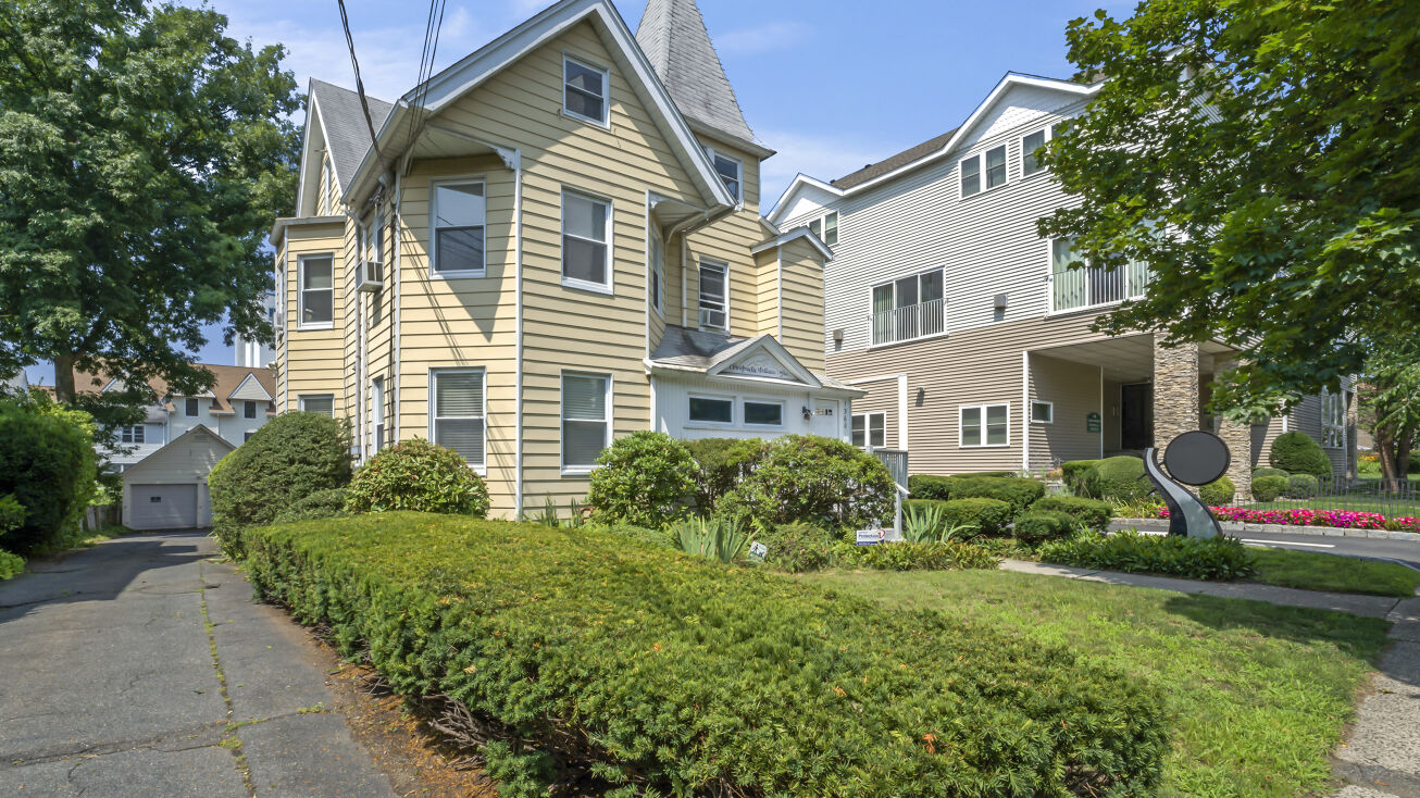 1360 Bedford St, Stamford, CT 06905