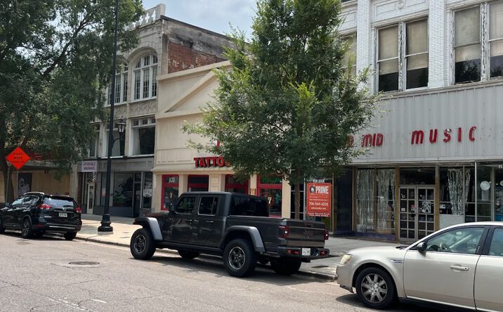Pictures of Retail property located at 822 Broad St, Augusta, GA 30901 for sales - image #1