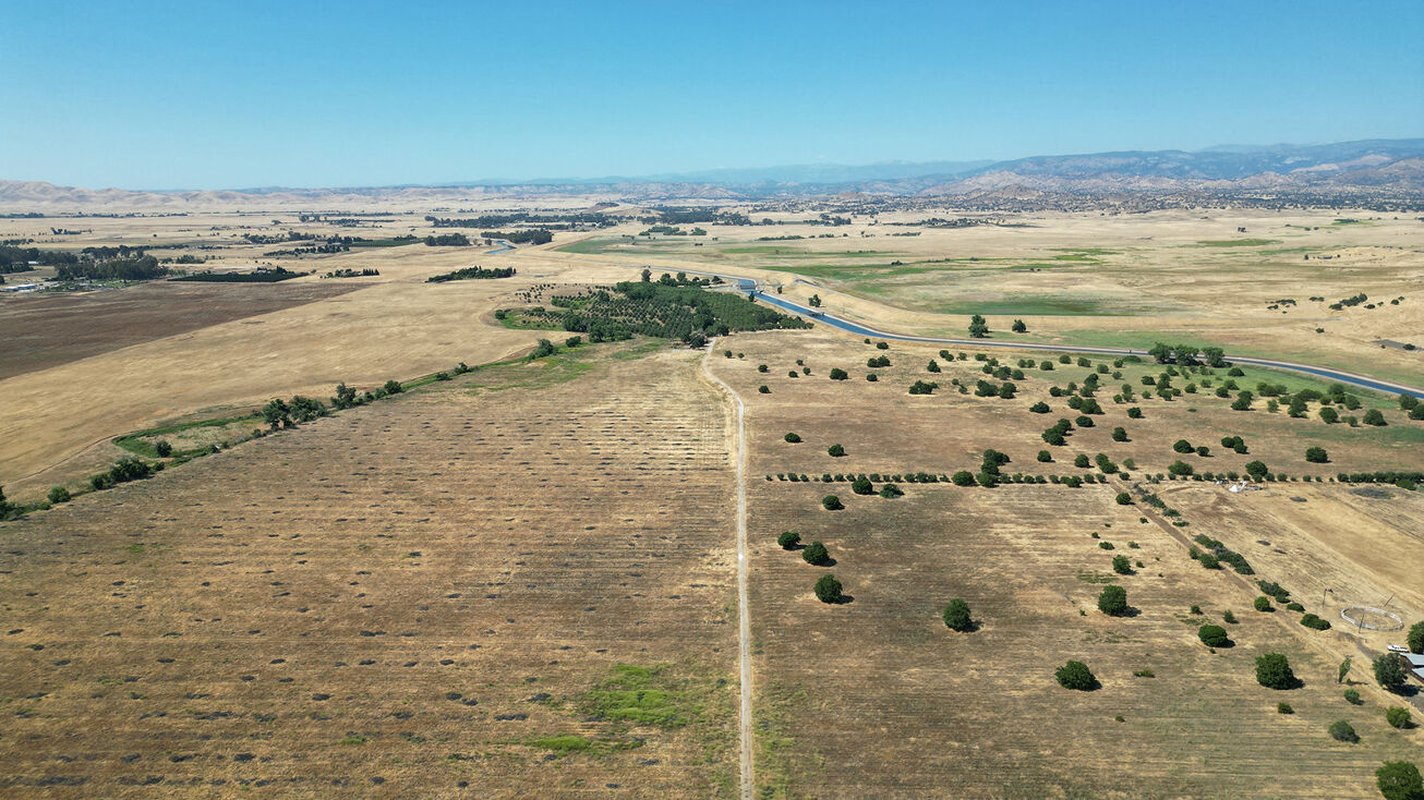 5496 S Newmark Ave, Sanger, CA 93657