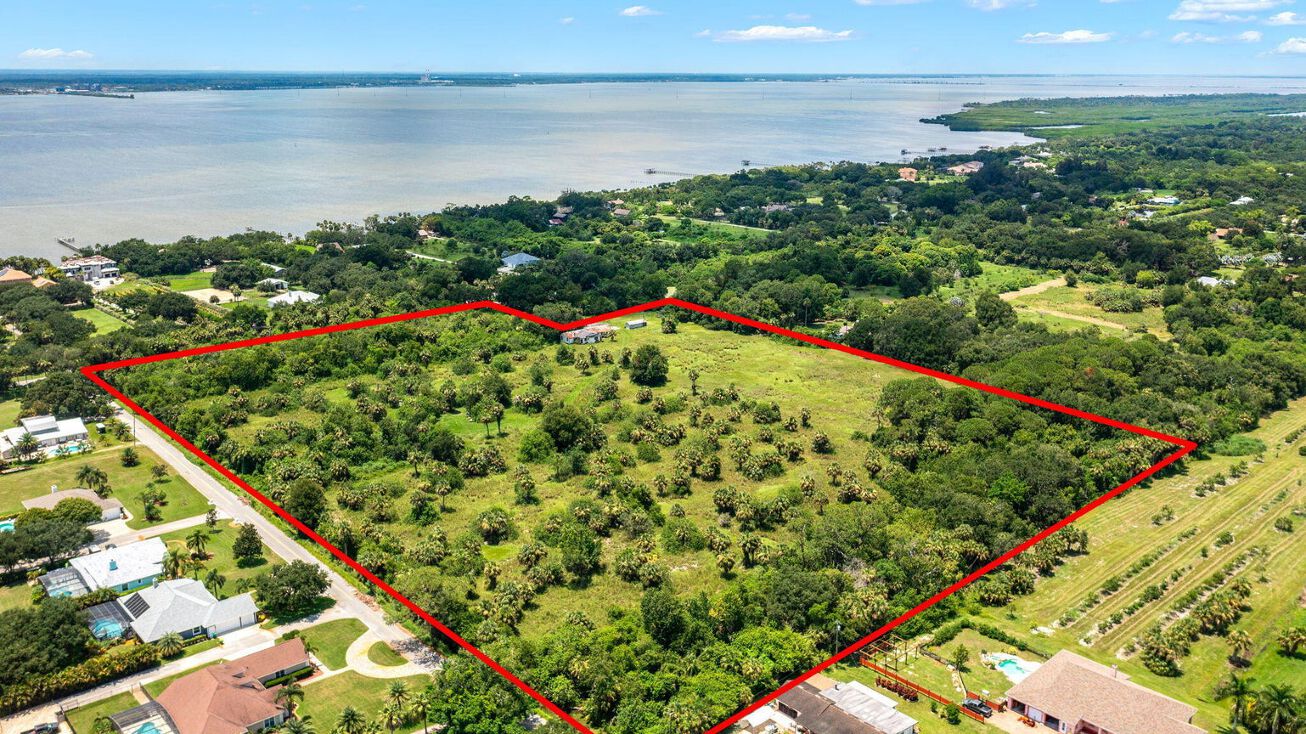 5680 N Tropical, Merritt Island, FL 32953