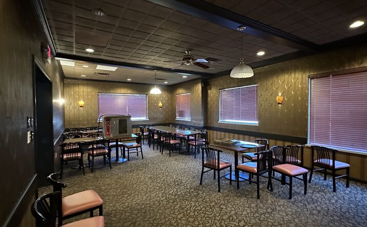 image of property at 24234 ORCHARD LAKE RD Farmington MI 48336-1914