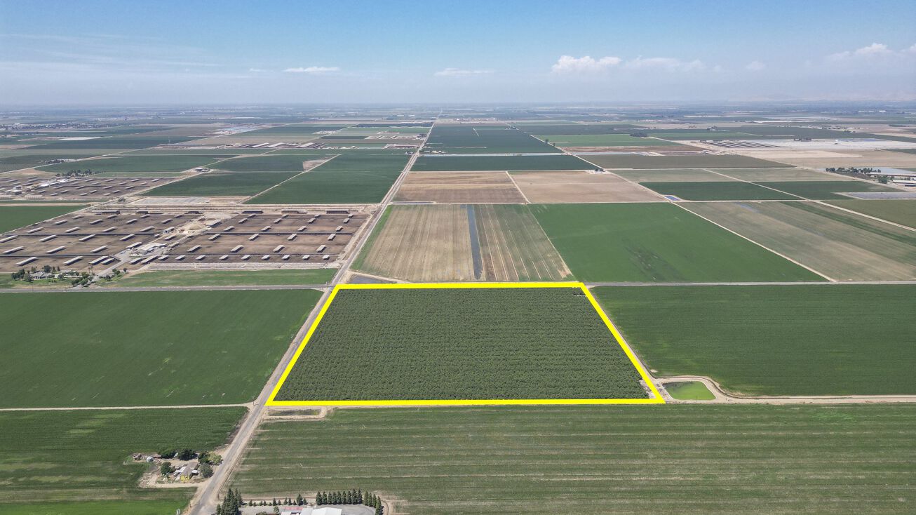 Ave 120, Pixley, CA 93256