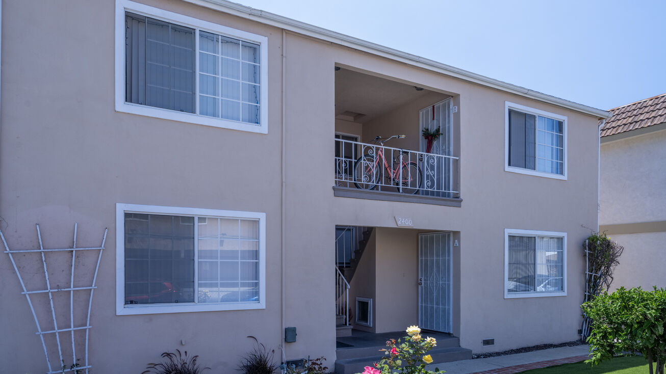 2400 Vanderbilt Ln, Redondo Beach, CA 90278