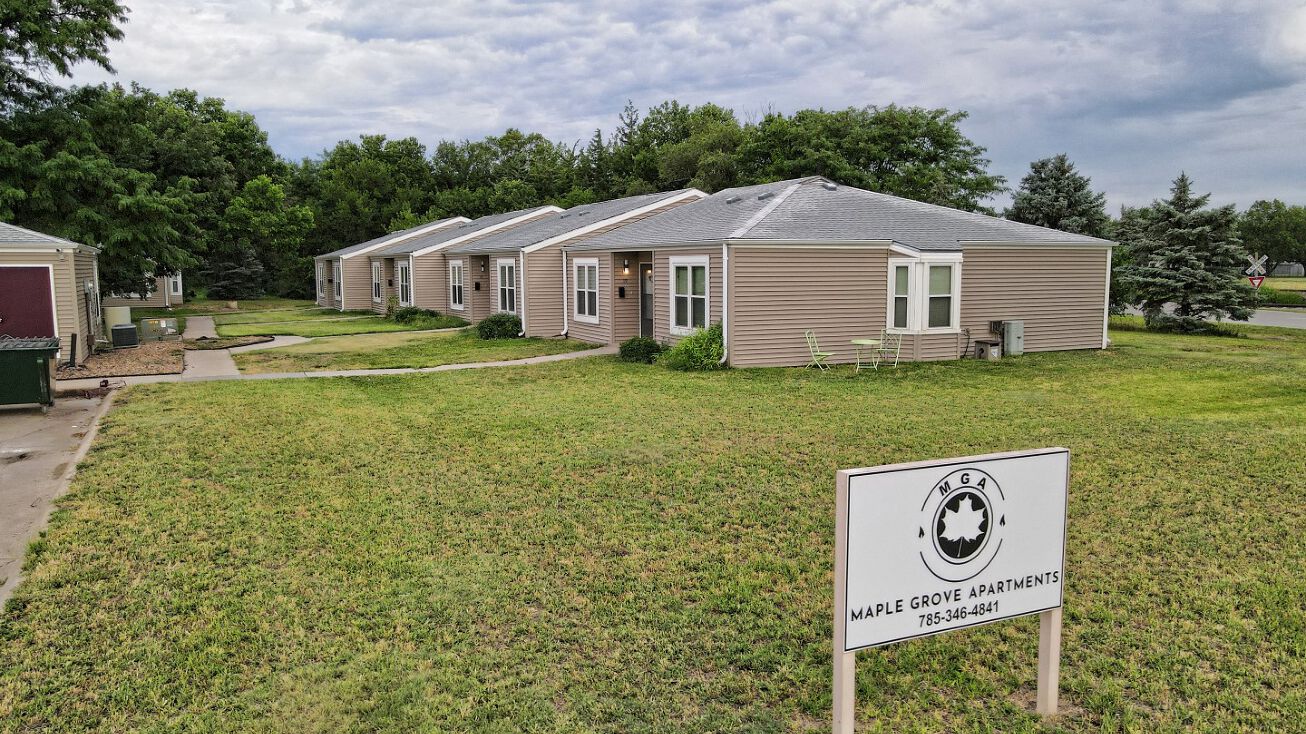 600 3rd St, Downs, KS 67437