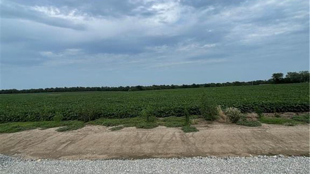 Smasal Road, Sedalia, MO 65301