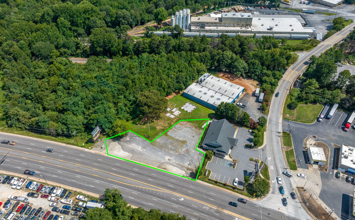 image of property at 2845 N PLEASANTBURG DR Greenville SC 29609