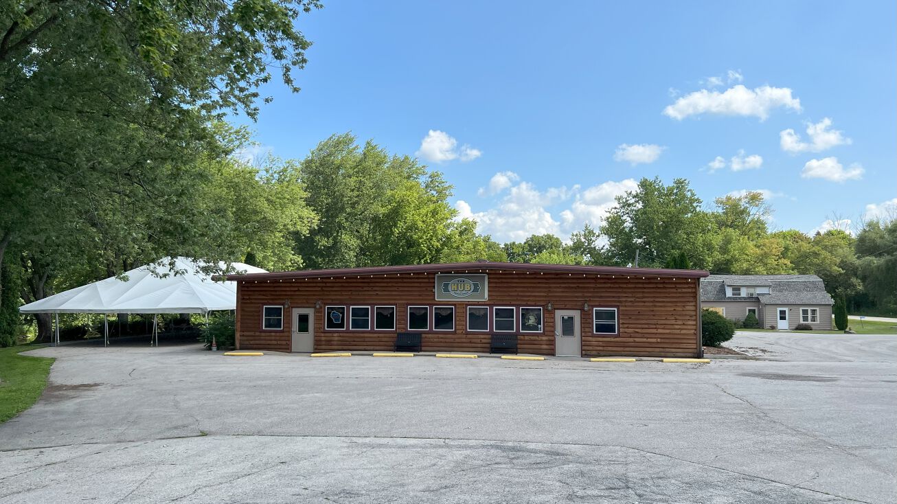 1814 Washington Ave, Cedarburg, WI 53012