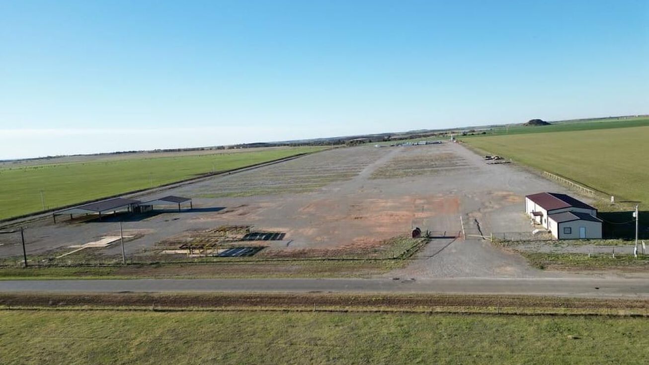 Office/Yard 40 +/ AC, Hinton, OK 73047