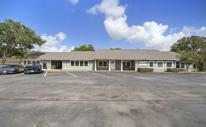Pictures of Office property located at 1609 N Richmond Rd, Wharton, TX 77488 for sales - image #1