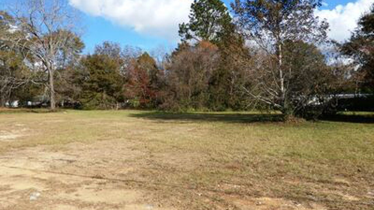 1010 N Main St, Atmore, AL 36502