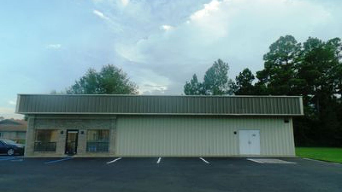 810 E Craig St, Atmore, AL 36502