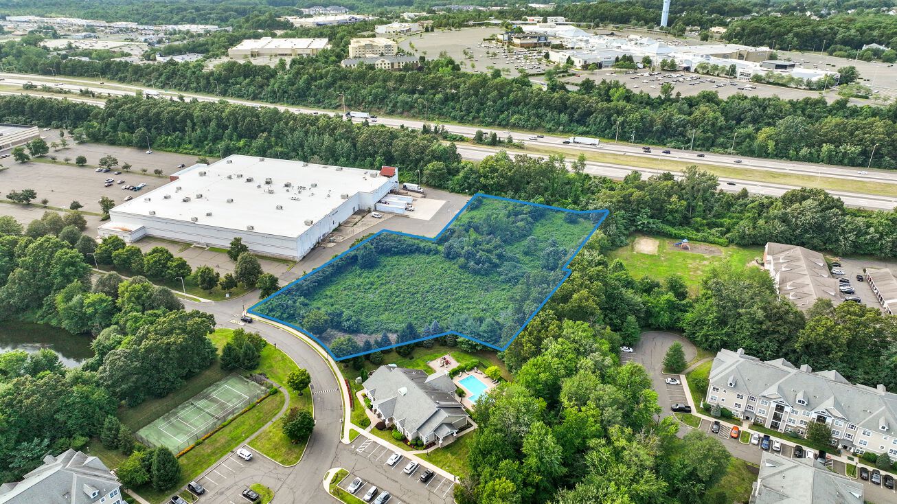 169 Redstone Rd, Manchester, CT 06042